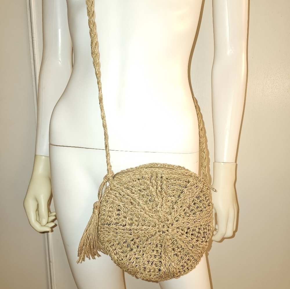 Straw Woven Bag Crossbody Purse Round Summer Beach Shoulder Bag Tassel
